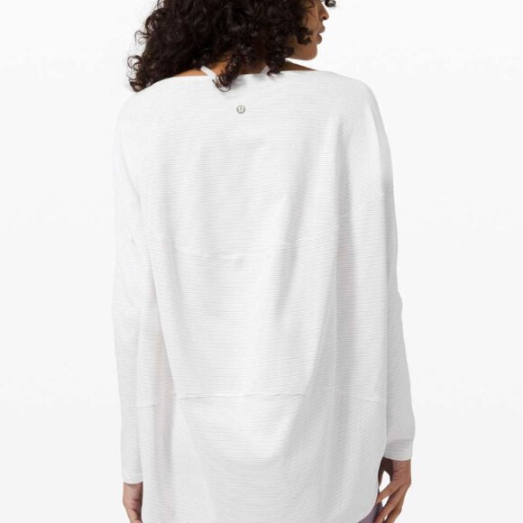 (6989) Lululemon Back in Action Long Sleeve Shirt *Shine Shine Stripe Gold - Picture 2 of 7